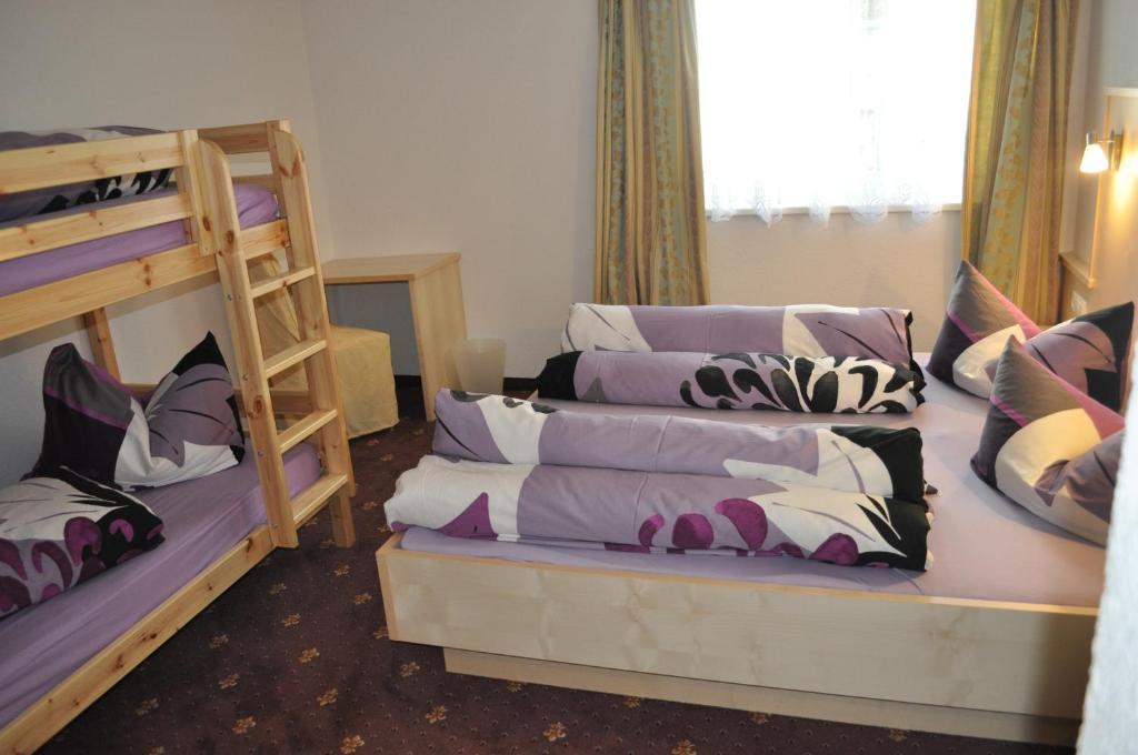 Haus Alpenflora Apartment Langenfeld Room photo