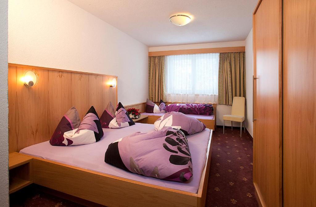 Haus Alpenflora Apartment Langenfeld Room photo