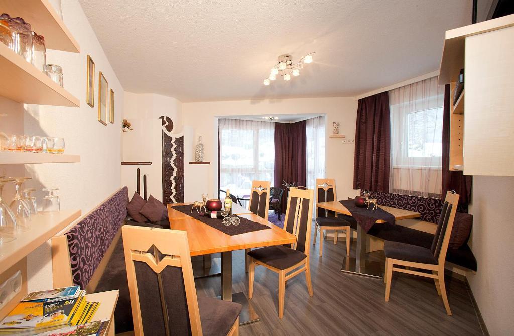 Haus Alpenflora Apartment Langenfeld Room photo
